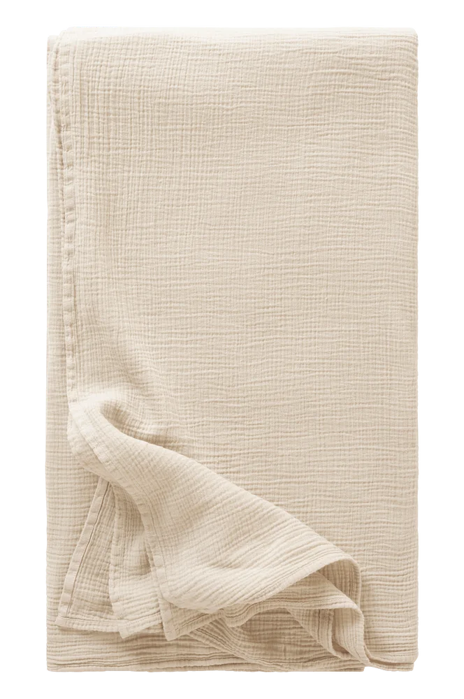 AMILIA sengeteppe i musselin – Beige – Tekstiler | m v:2286592 AMILIA sengeteppe i musselin – Beige – Tekstiler | m v:2286592
