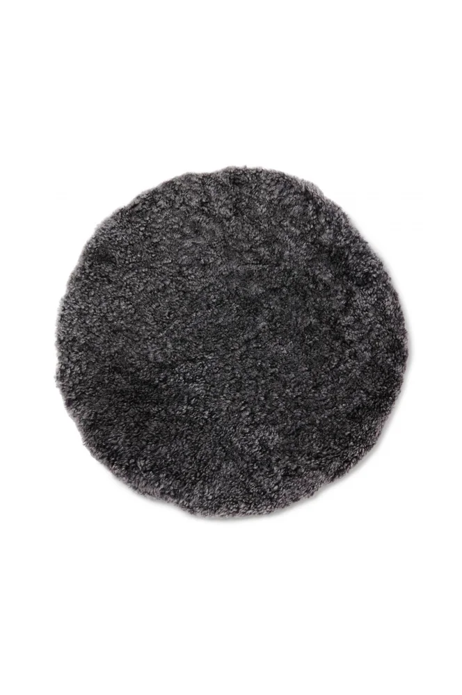 Saueskinnspute rund Curly – Grå – Tekstiler | m v:4621778