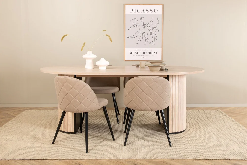 Biana Spisegruppe 200 cm Oval inkl. 4 Velvets Stoler v:8651074 Biana Spisegruppe 200 cm Oval inkl. 4 Velvets Stoler v:8651074