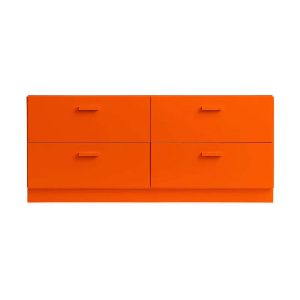 Relief kommode lav med sokkel 123×46 v:1510298 Relief kommode lav med sokkel 123×46 v:1510298